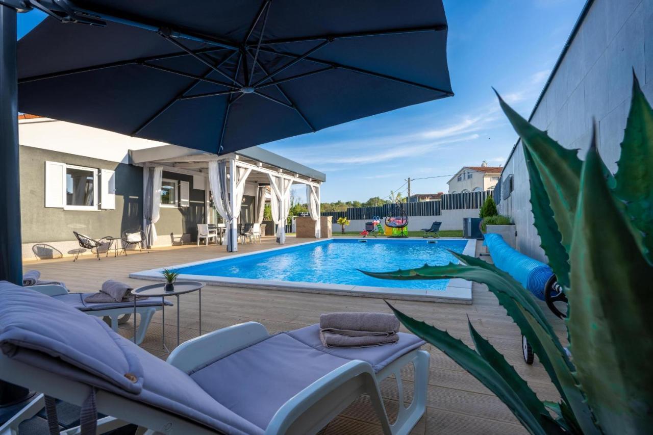 Villa Beauty With Heated Pool And Jacuzzi كانافانار المظهر الخارجي الصورة